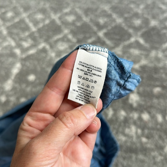 Free People Show Some Shoulder Chambray linen Blend - Picture 13 of 13